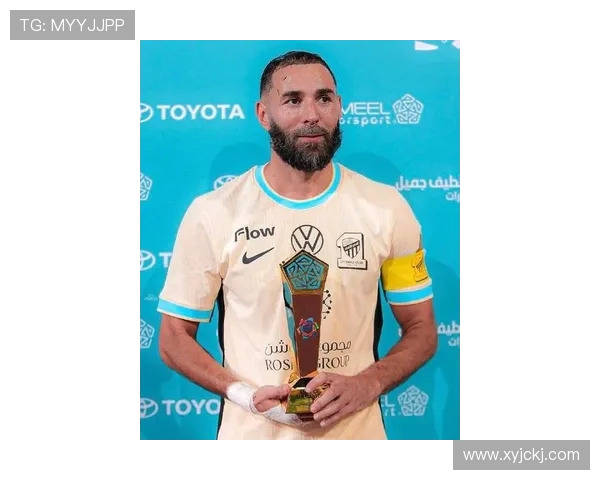 卡里姆·本泽马：从传奇前锋到新征程的足球巨星转型之路