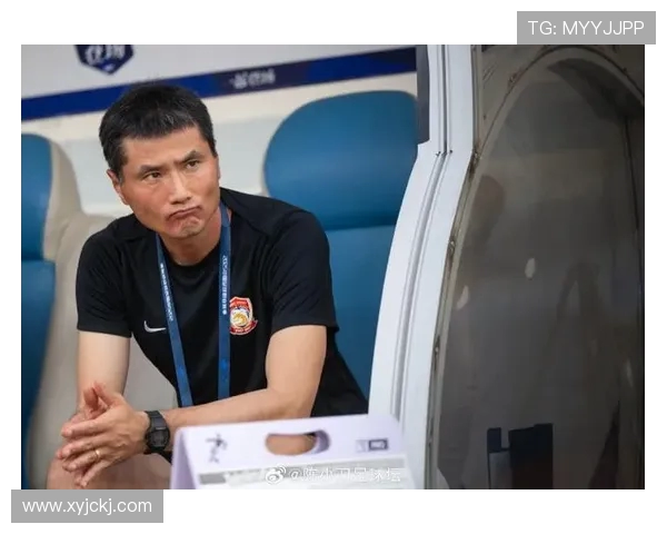 从绿茵少年到国脚教练邵佳一的足球人生与时代印记